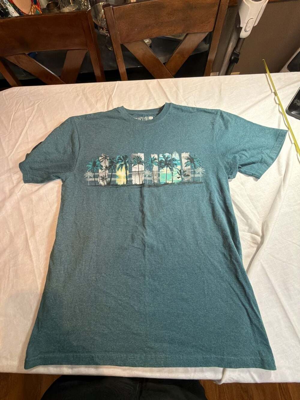 Newport Blue Palm Tree Graphic T-Shirt Size Large